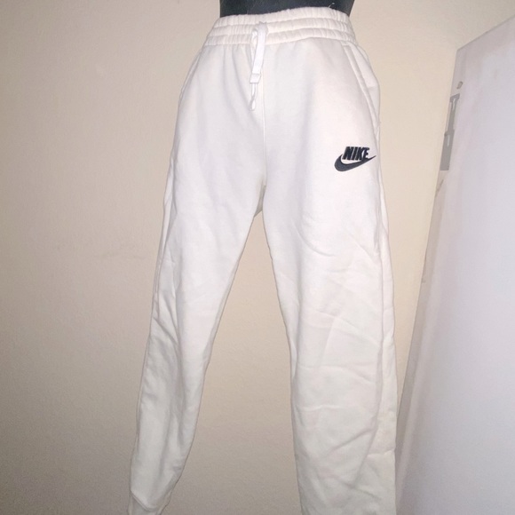 Nike Sweatpants - Picture 3 of 5